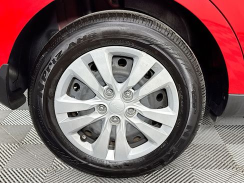 Used 2025 Kia Soul LX image 30