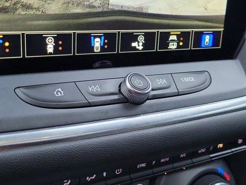 Used 2024 Chevrolet Blazer LT w/ Sound & Technology Package AWD/4WD image 27