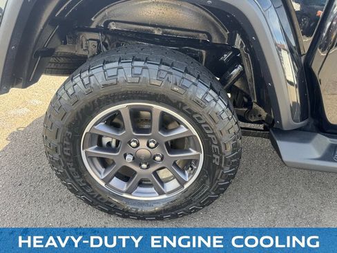 Used 2020 Jeep Gladiator Overland AWD/4WD image 18
