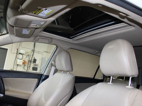 Used 2010 Toyota RAV4 Limited FWD image 26