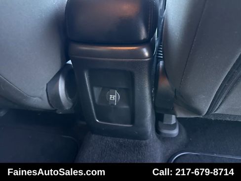 Used 2019 Dodge Journey SE image 70
