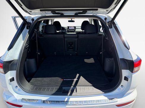 Used 2023 Mitsubishi Outlander SE AWD/4WD image 25