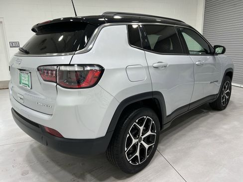Used 2025 Jeep Compass Limited AWD/4WD image 8