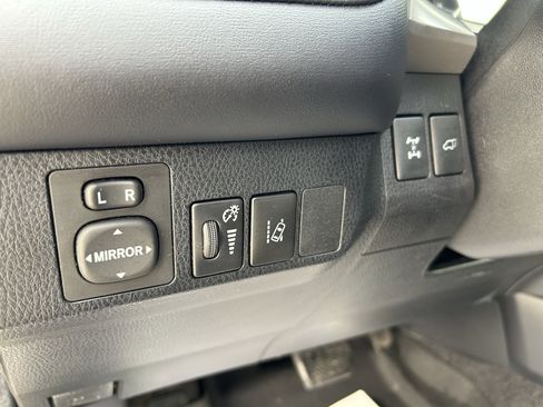 Used 2018 Toyota RAV4 XLE image 15