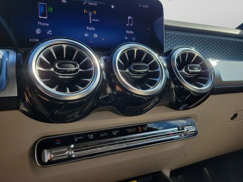 Certified 2025 Mercedes-Benz GLB 250 image 29