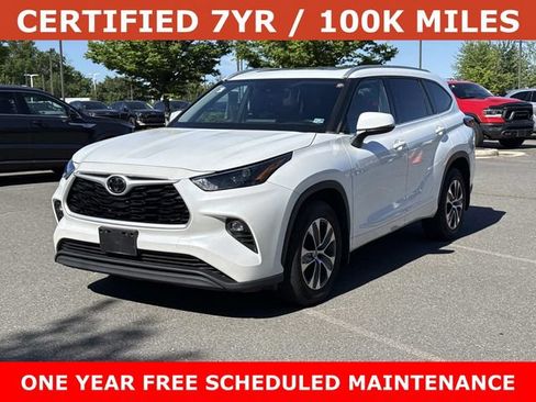 Used 2022 Toyota Highlander XLE AWD/4WD image 5