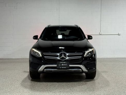 Used 2018 Mercedes-Benz GLC 300 4MATIC image 3
