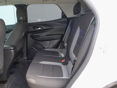 Used 2025 Chevrolet TrailBlazer LT FWD image 8