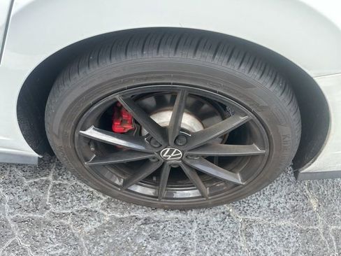 Used 2024 Volkswagen Jetta GLI 40th Anniversary Edition image 7