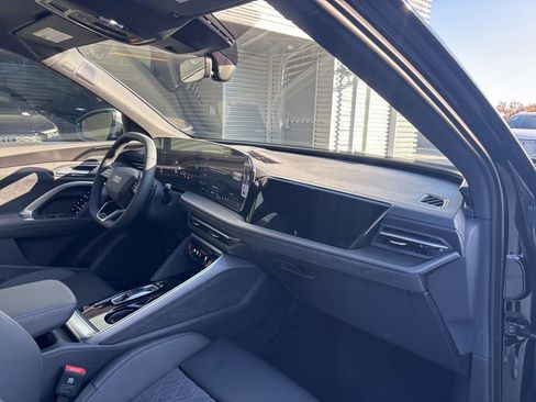 New 2025 Audi SQ5 Premium Plus image 15