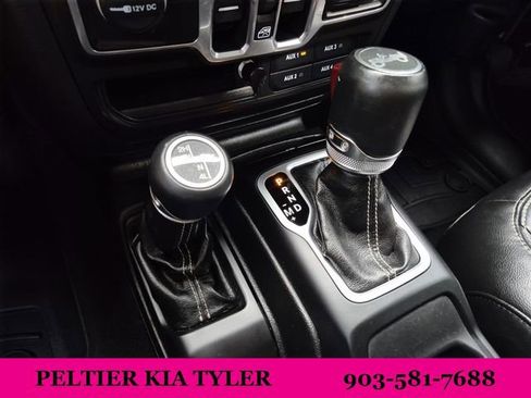 Used 2018 Jeep Wrangler Unlimited Sahara AWD/4WD image 37
