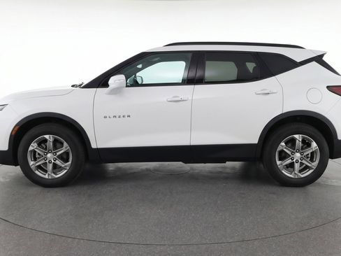Used 2025 Chevrolet Blazer LT FWD image 5