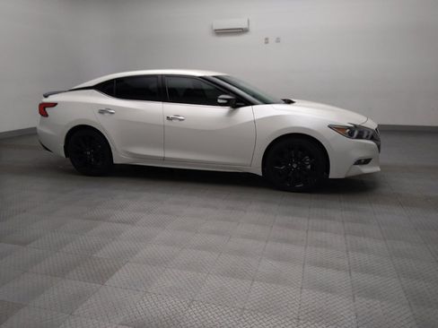 Used 2017 Nissan Maxima SR w/ Midnight Edition FWD image 11