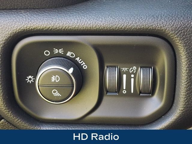 Used 2021 RAM 1500 Laramie AWD/4WD image 9