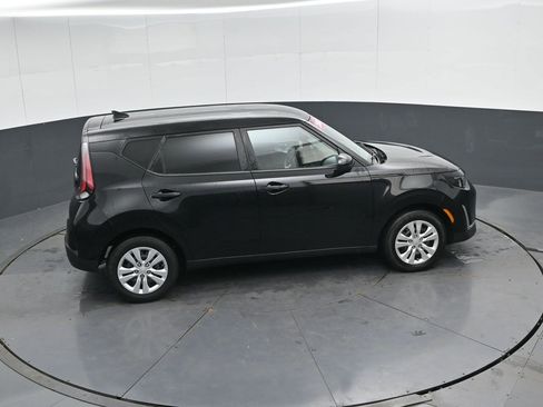 Used 2023 Kia Soul LX image 43