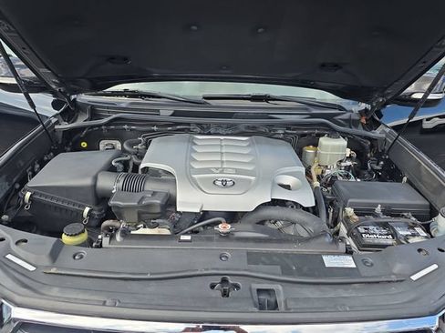 Used 2017 Toyota Land Cruiser AWD/4WD image 32