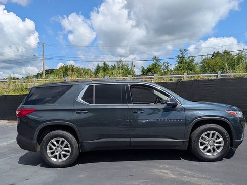 Used 2021 Chevrolet Traverse LT AWD/4WD image 2