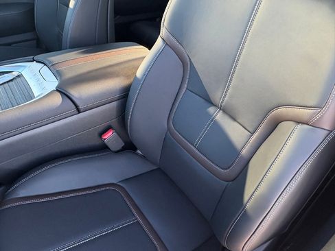 New 2026 Nissan Armada SL w/ Captain's Chari Seat Package image 18