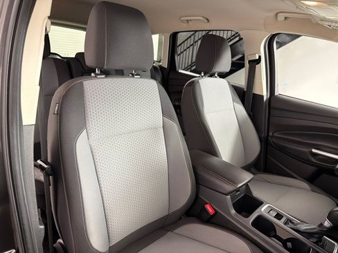 Used 2017 Ford Escape SE FWD image 21