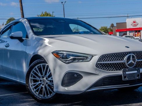 Used 2025 Mercedes-Benz CLA 250 image 3
