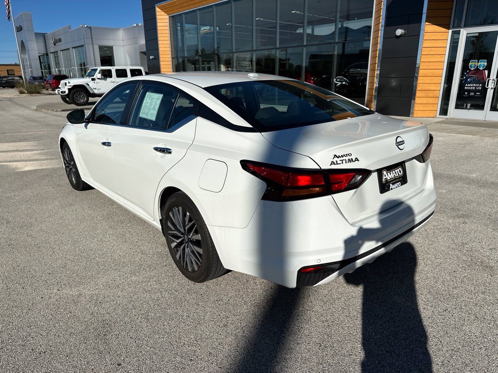 Used 2025 Nissan Altima 2.5 SV FWD image 29