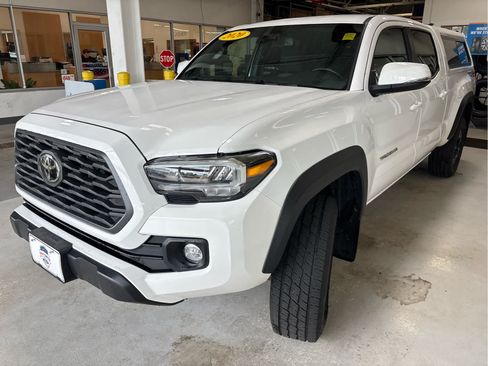 Used 2020 Toyota Tacoma TRD Off-Road w/ Technology Package AWD/4WD image 6