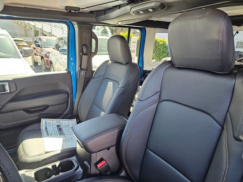 New 2026 Jeep Wrangler Unlimited Sahara AWD/4WD image 23