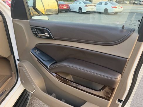 Used 2017 Chevrolet Suburban LT AWD/4WD image 17