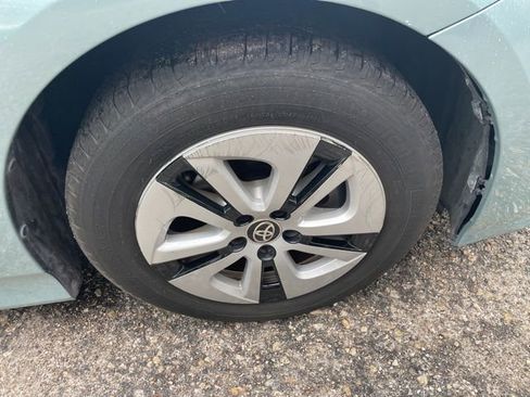 Used 2017 Toyota Prius Two FWD image 7