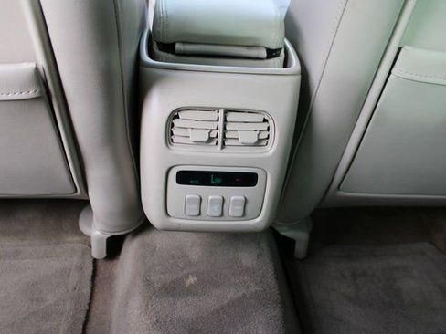 Used 2005 Cadillac De Ville w/ Limited Edition Package image 33