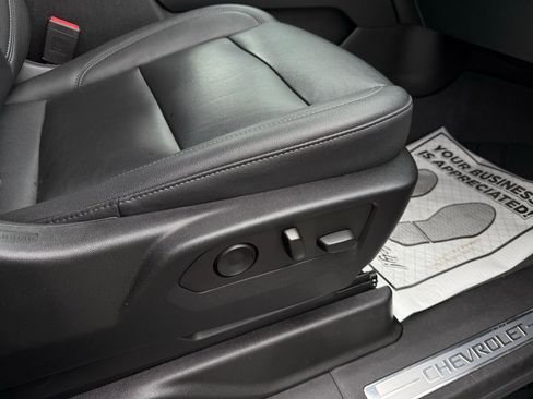 Used 2022 Chevrolet Tahoe Z71 w/ Luxury Package image 13