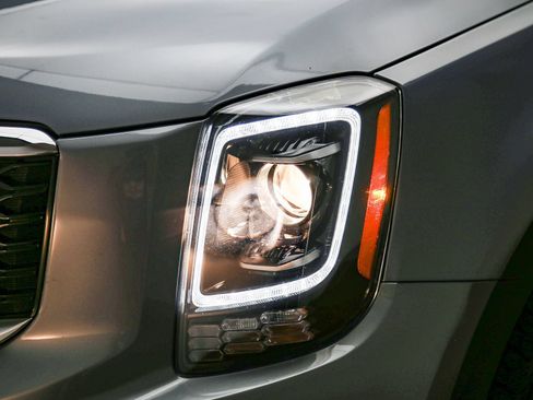 Used 2022 Kia Telluride LX AWD/4WD image 8
