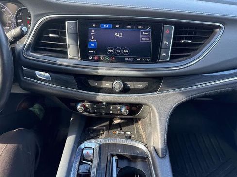 Used 2022 Buick Enclave Premium image 8