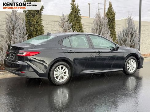 Used 2025 Toyota Camry LE image 10