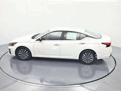 Certified 2025 Nissan Altima 2.5 SV FWD image 34