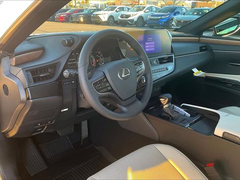 New 2025 Lexus ES 350 w/ Premium Package image 8