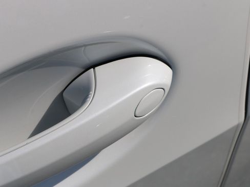 Used 2024 BMW X5 sDrive40i w/ Premium Package image 16