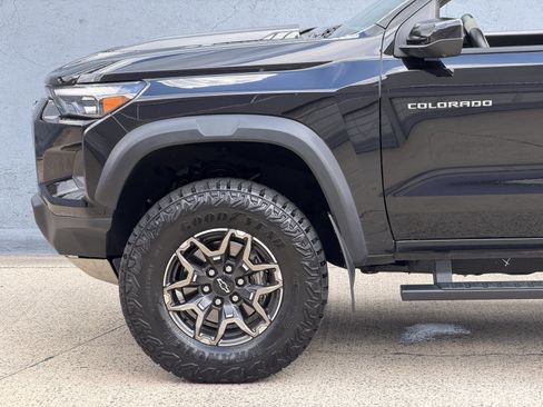 Used 2026 Chevrolet Colorado ZR2 w/ Technology Package AWD/4WD image 10