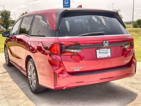 Used 2025 Honda Odyssey Touring image 5