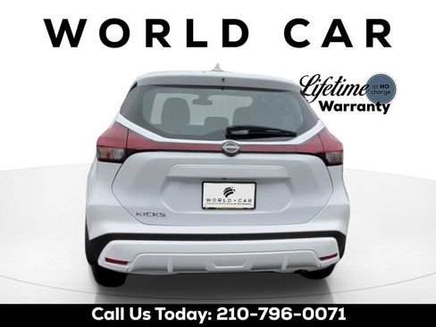 Certified 2025 Nissan Kicks Play S FWD image 4