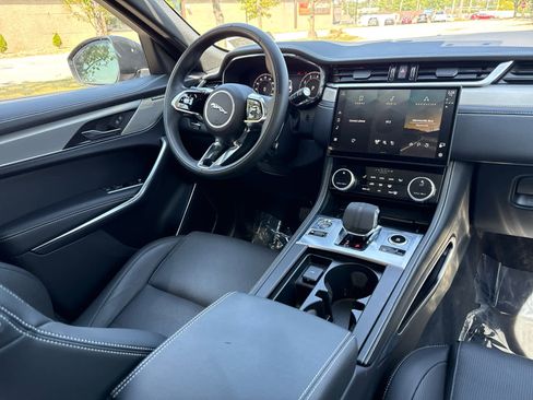 Certified 2025 Jaguar F-PACE R-Dynamic S image 9