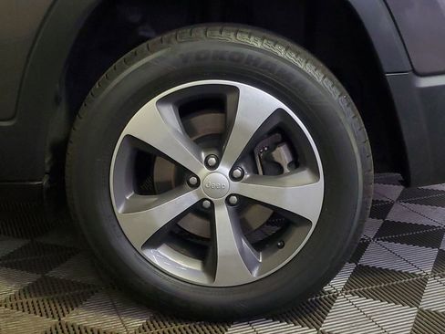 Used 2020 Jeep Cherokee Limited image 5