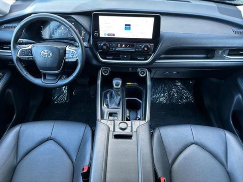 Certified 2025 Toyota Grand Highlander AWD image 3