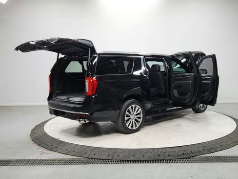 Used 2021 GMC Yukon XL Denali w/ Denali Premium Package image 15