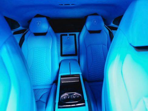 Used 2020 Lamborghini Urus AWD/4WD image 9