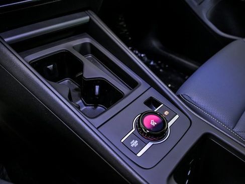 New 2026 Volkswagen Tiguan SE image 18