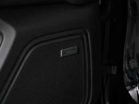 Certified 2025 Porsche Macan AWD image 7