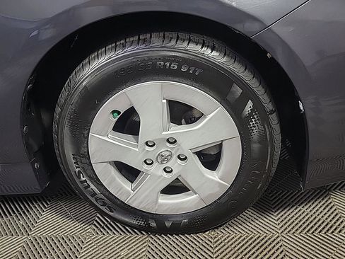 Used 2011 Toyota Prius Four w/ Solar Roof Pkg FWD image 3