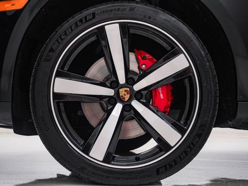 Certified 2026 Porsche Macan S AWD/4WD image 10