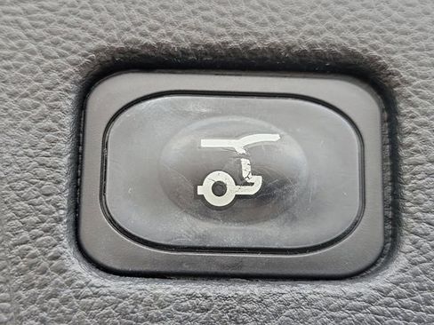 Certified 2023 Ford Edge ST-Line image 12